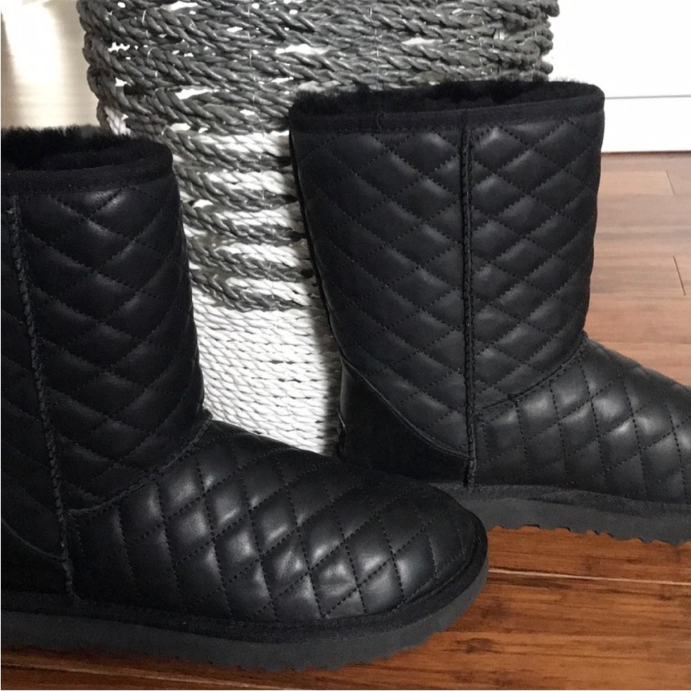 Diamond Quilted Black Leather Uggs Size 7